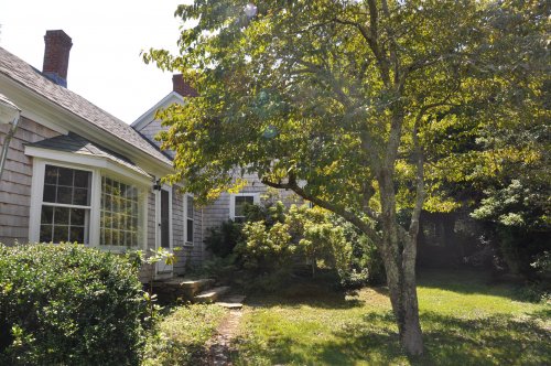 CHARMING IN VINEYARD HAVEN