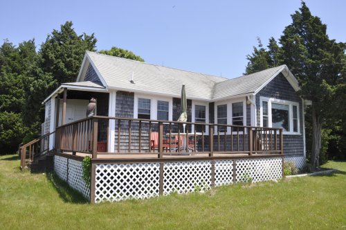 ADORABLE WATER FRONT COTTAGE